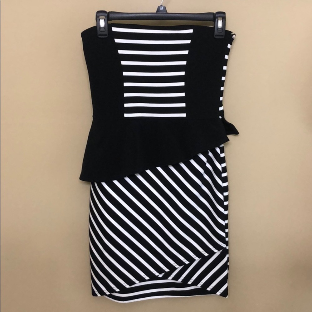 🌿50% off! ASOS Strapless Black Stripe Mini Dress Sz 6